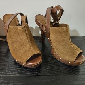 Tory Burch peep toe heels in luggage brown/almond size 7.5